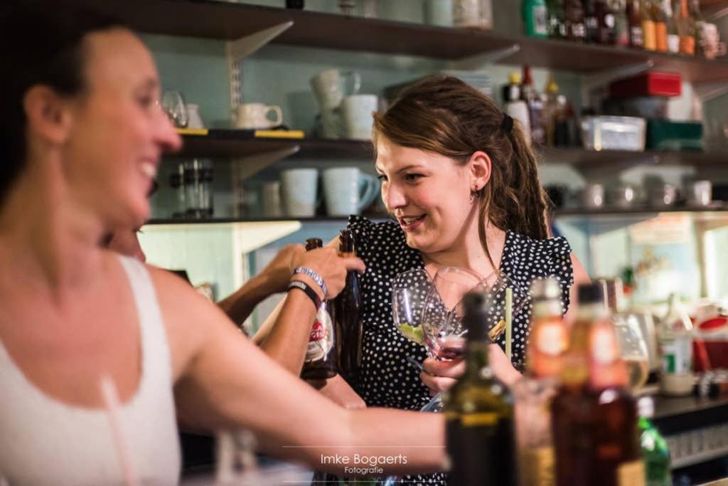 Vakantiewoning In Mol Centrum Met Eigen Bar "Casacuriosa" Kültér fotó